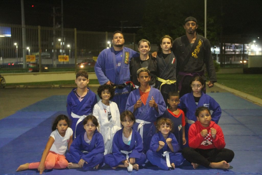 Esporte-em-Acao-Jiu-Jitsu-Fotos-Fabio-Guimaraes-2-1-1024x683-3 Jiu-jítsu gratuito transforma a vida de crianças e adultos em São Gonçalo — e você ainda pode participar!