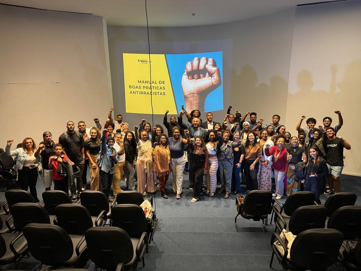 Subsecretaria de Igualdade Racial de Niterói apresenta manual antirracista com propostas ousadas para combater o racismo estrutural!